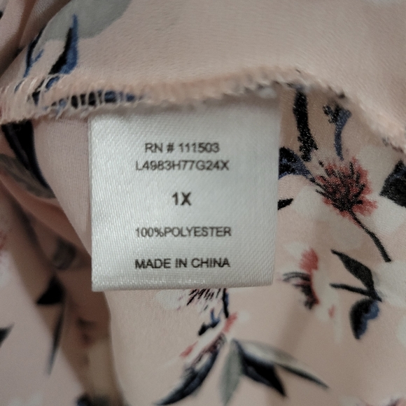 Lily White Floral ruffle top, size 1x - Picture 2 of 3